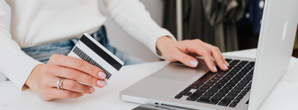 A customer shopping online, showing how the importance of boosting your Sacramento e-commerce revenue with data-driven product page patterns that increase Average Order Value (AOV)